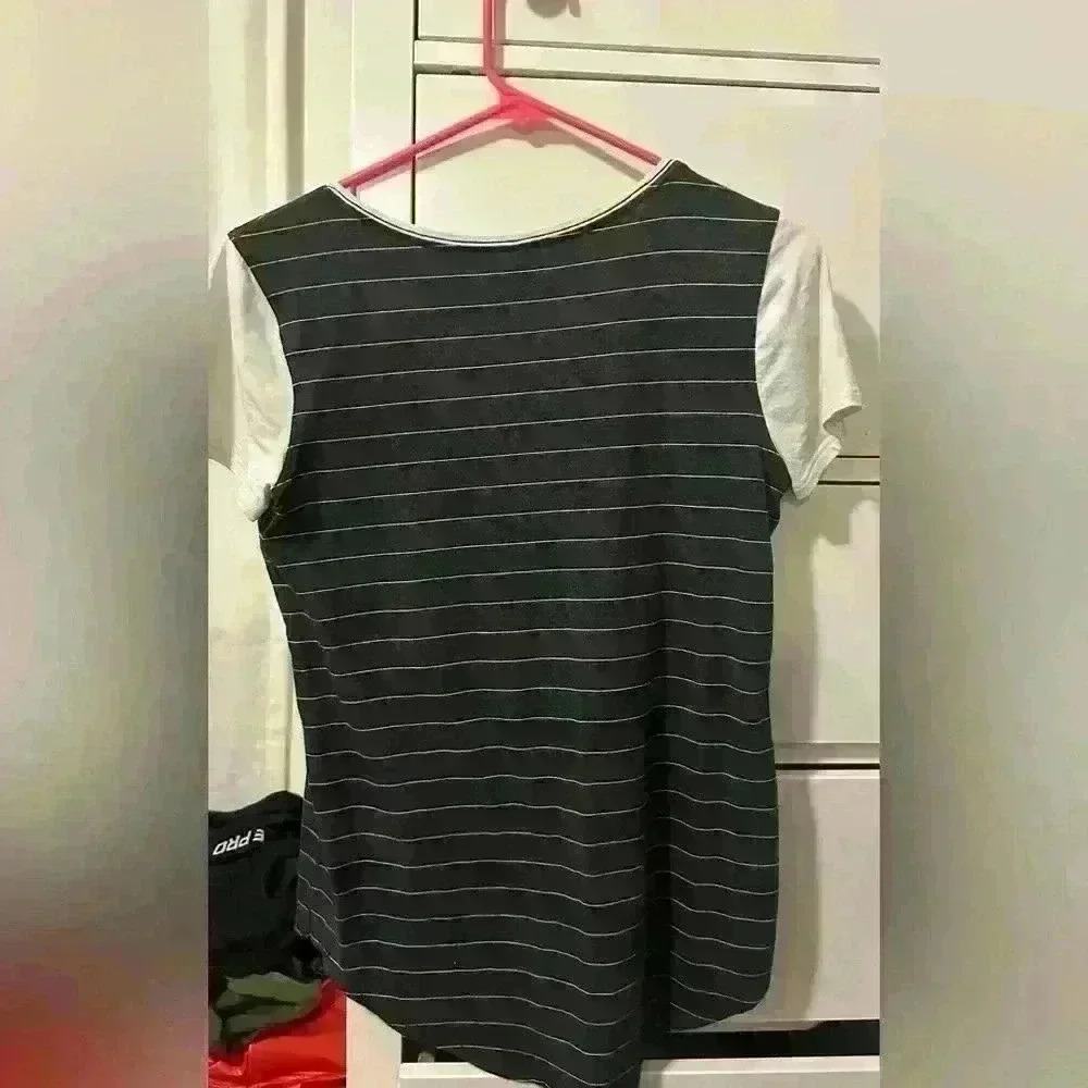 Lululemon relax tee shirt - Picture 2 of 4